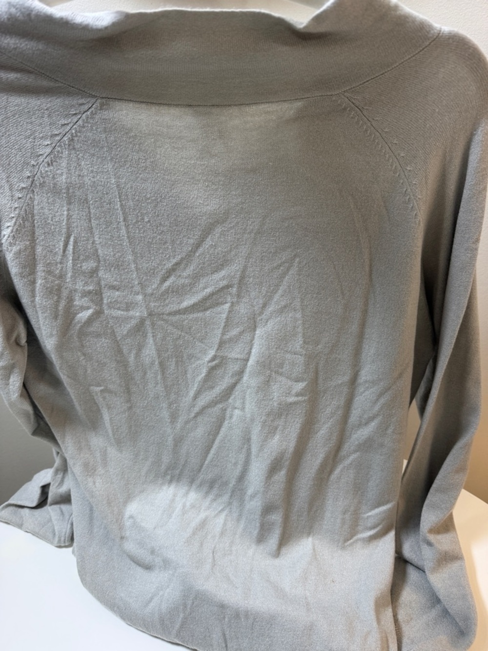Light Gray V-Neck Pullover Sweater Top - Picture 5 of 5